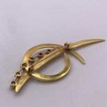 A Persian Gold and Pearl Brooch (6.4g)