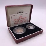 A 1990 2 x 5p Silver Proof coin set Old 5p and New 5p