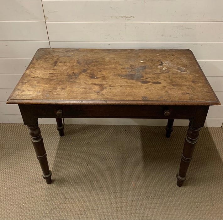 A Hall table with drawer on turned legs (92 cm x 47 cm x 70 cm ) - Image 3 of 3