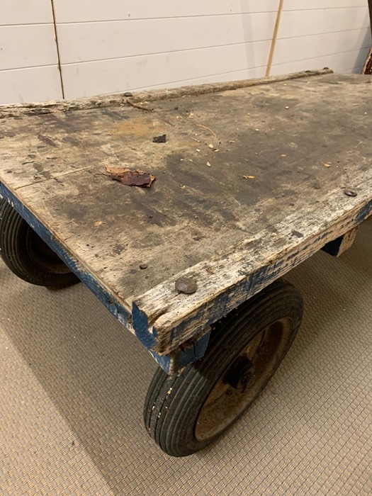 An Industrial three wheel trolley (Length 154 cm x Width 74 cm x Height 55 cm) - Image 4 of 5