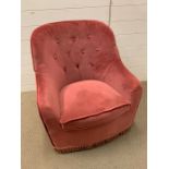 A Button back pink bedroom chair (H 80 cm c W 63 cm)