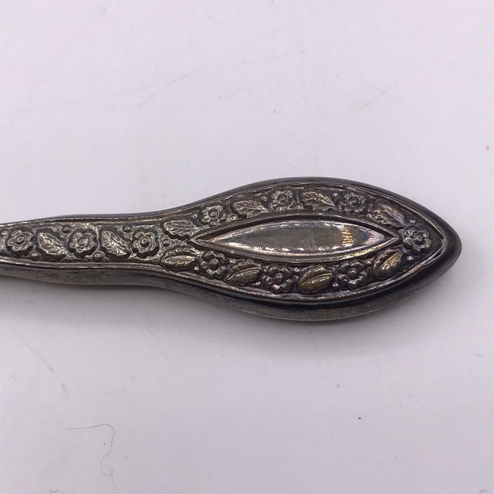 A Cased set of silver handled, hallmarked, button hook and shoehorn. - Image 7 of 7