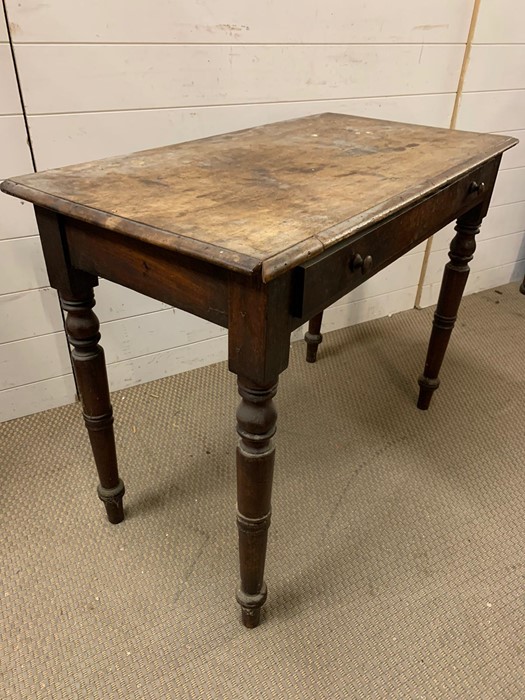 A Hall table with drawer on turned legs (92 cm x 47 cm x 70 cm ) - Image 2 of 3