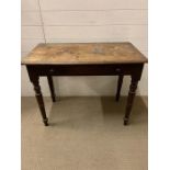 A Hall table with drawer on turned legs (92 cm x 47 cm x 70 cm )