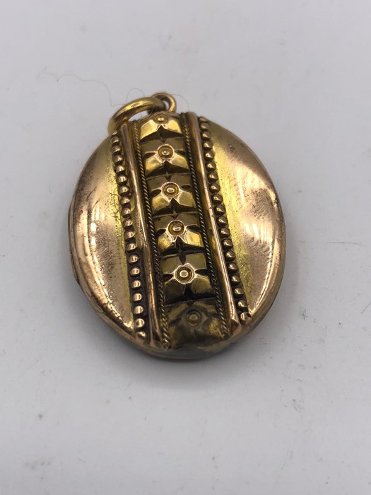 An untested gold locket