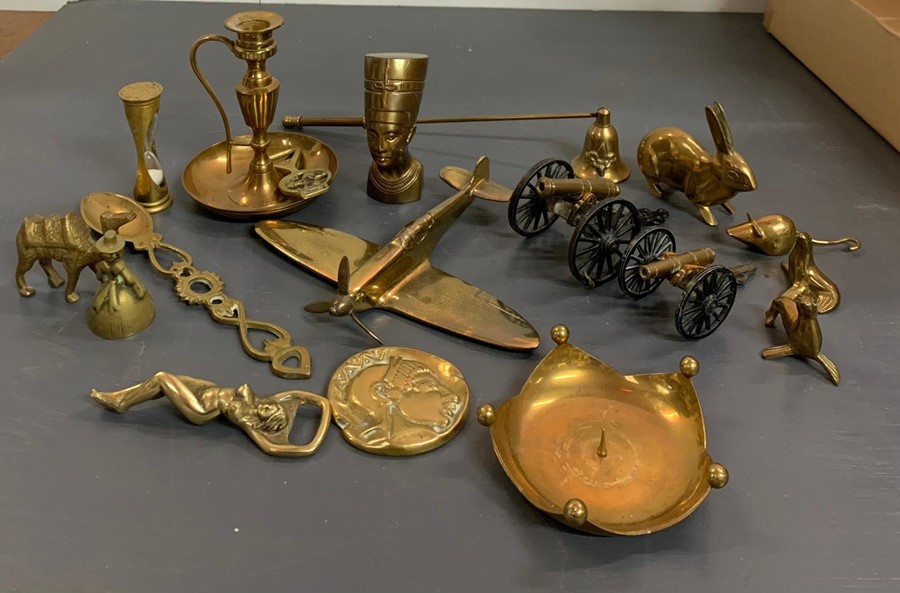 A small collection of brass items