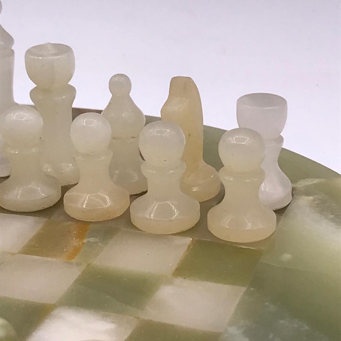 A marble chess set - Image 3 of 5