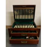 An ARMA 12 place setting canteen of cutlery in a two drawer mahogany canteen with lift up lid.(49 cm