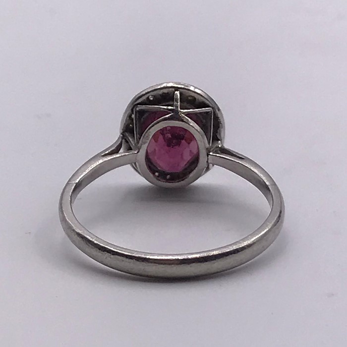 A Platinum Spinel and Diamond ring (Approx 2 to 2.5cts) - Image 4 of 5