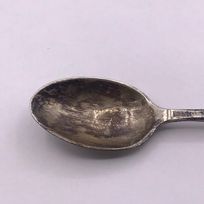 A Boxed Mappin & Webb hallmarked silver teaspoons - Image 4 of 7