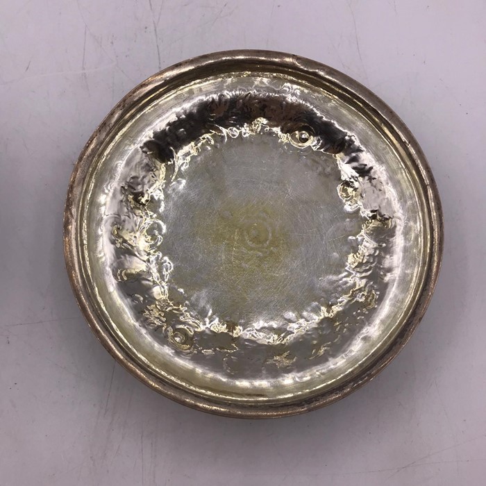 A Hallmarked silver lidded bowl (Total Weight 292g) with floral and foliate design, indistinct - Image 8 of 9