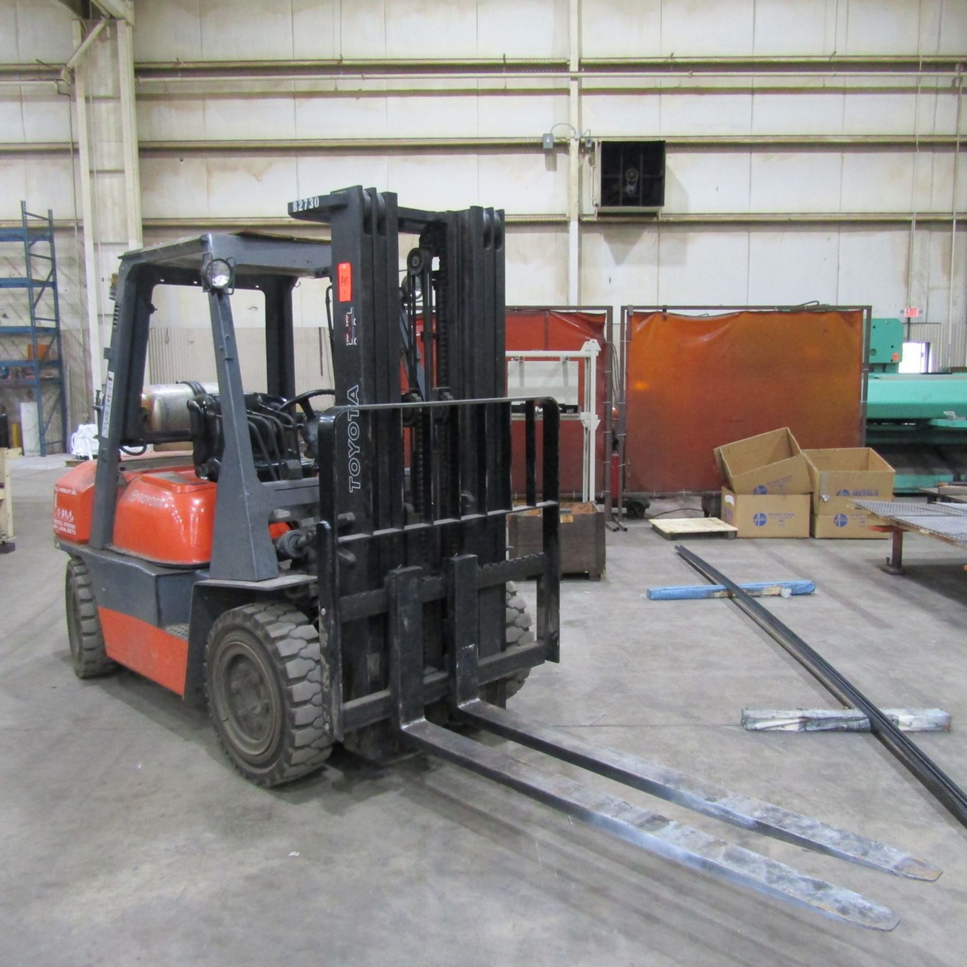 Toyota 7,000 lb. Cap. Model 52-6FGU35 LP Fork Lift Truck, S/N: 60759; 3-Stage Mast - Image 2 of 7