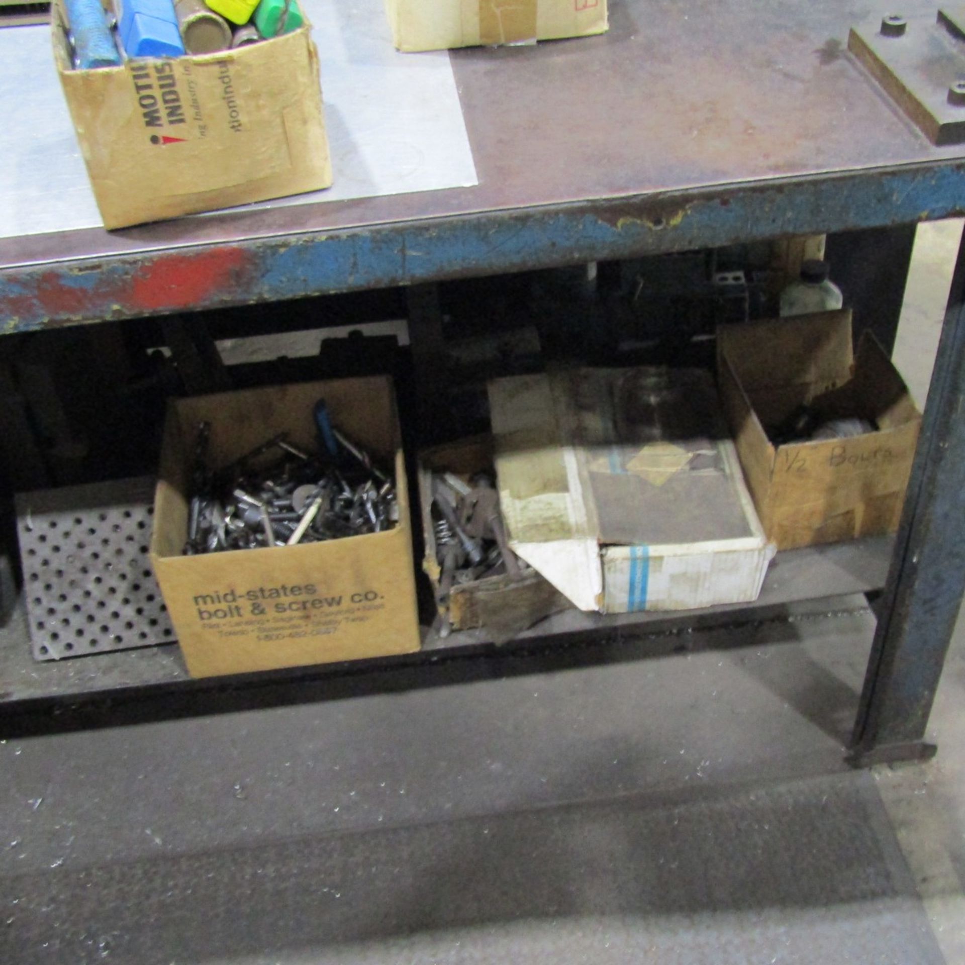 Lot - Assorted CAT-40 Tooling (Used with Haas VF-3) wirh Assorted Tooling and Work Bench - Image 5 of 10