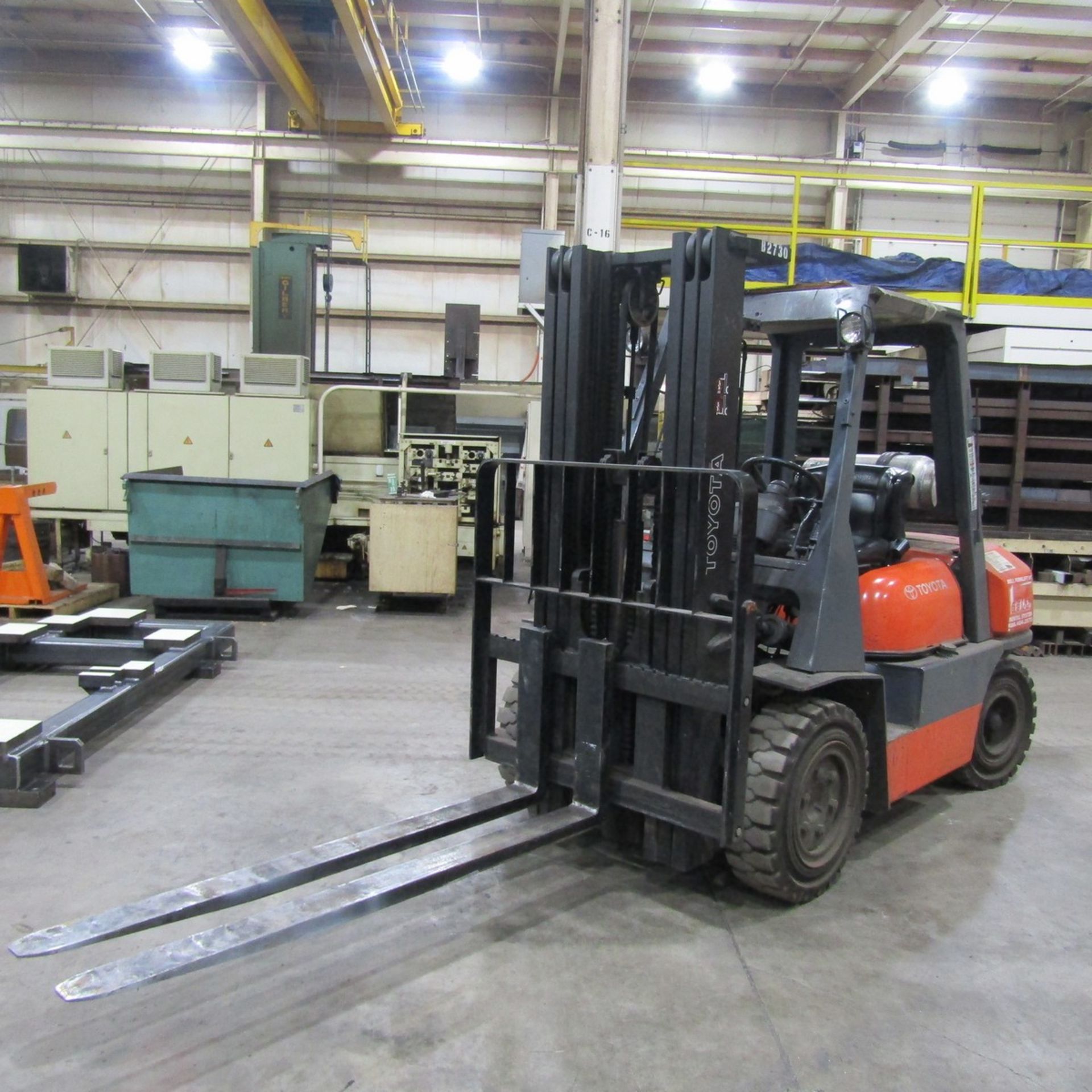 Toyota 7,000 lb. Cap. Model 52-6FGU35 LP Fork Lift Truck, S/N: 60759; 3-Stage Mast - Image 3 of 7