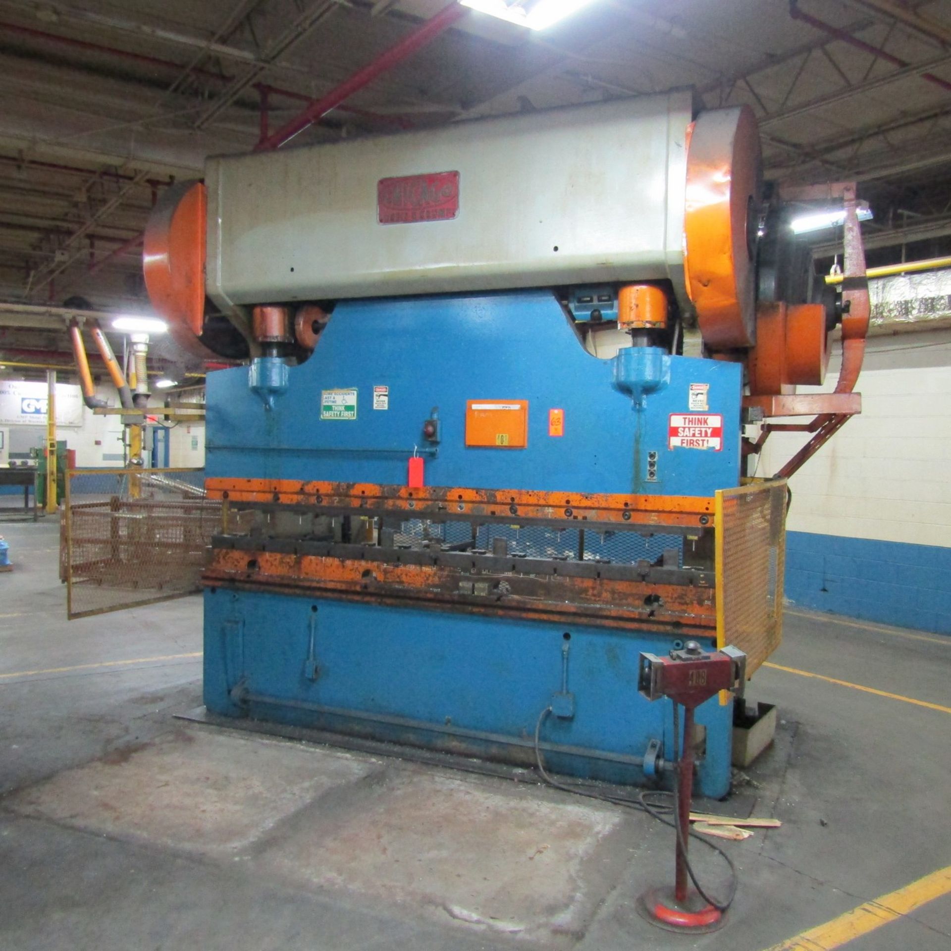 Chicago Dreis & Krump 250-Ton Cap. Model 608-D Press Brake, S/N: P-8645; with 126 in. Overall Bed,