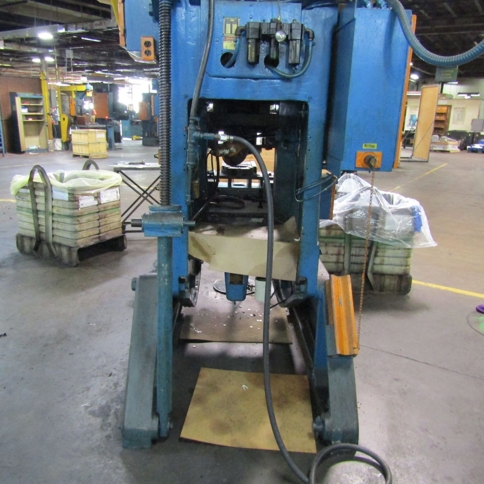 Minster 75-Ton Cap. No. 7 O.B.I. Back-Geared Punch Press, S/N: 7D-SS-25917; with 4 in. Stroke, 21 - Image 7 of 8