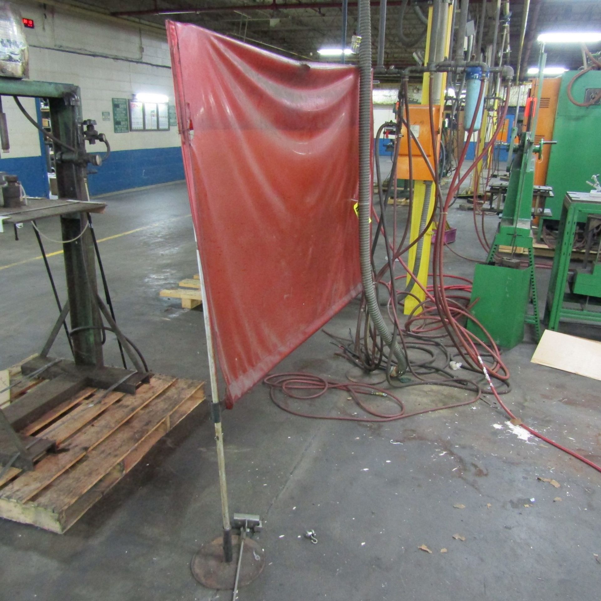 Lot - Welding Screens - Image 3 of 3