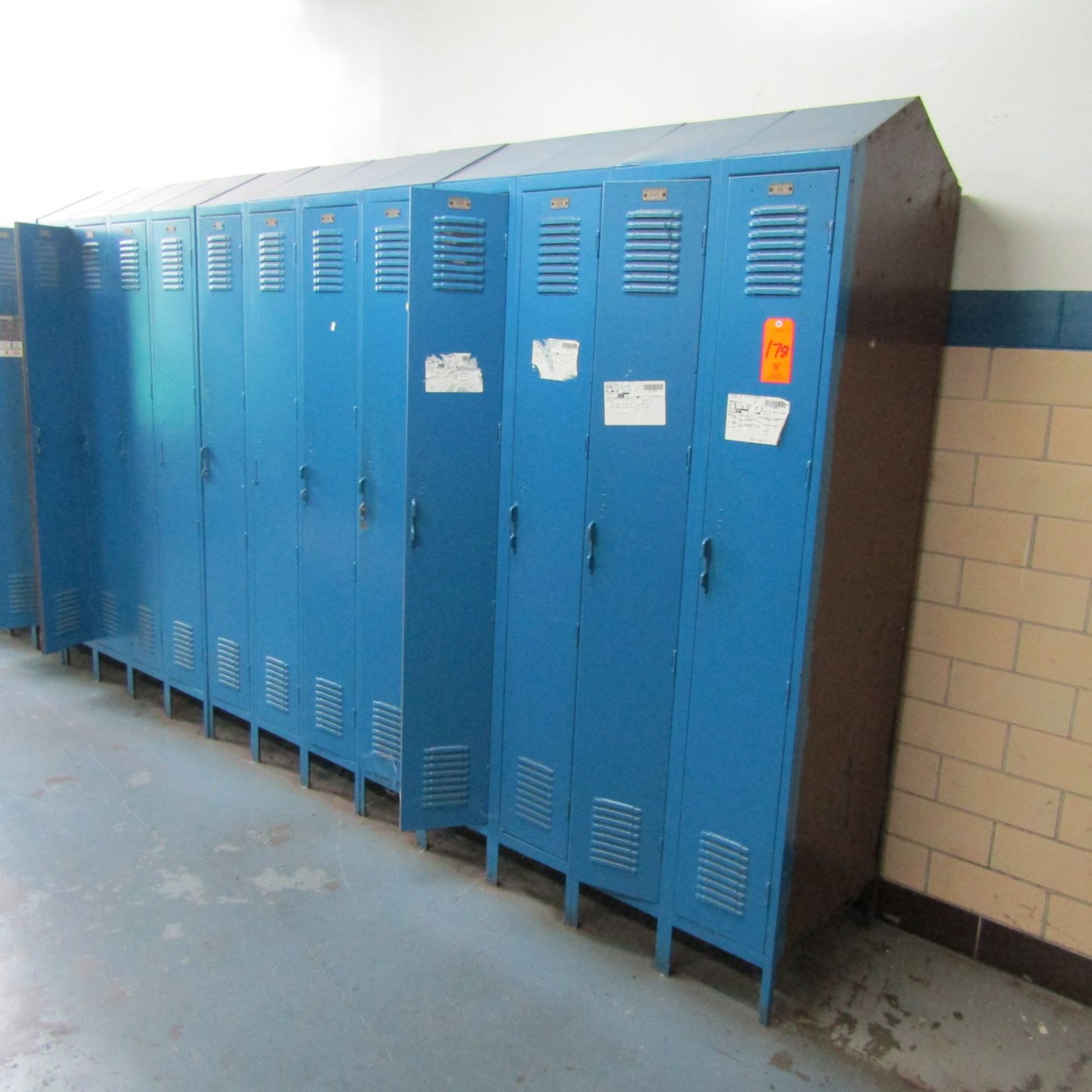 Lot - Assorted Lockers