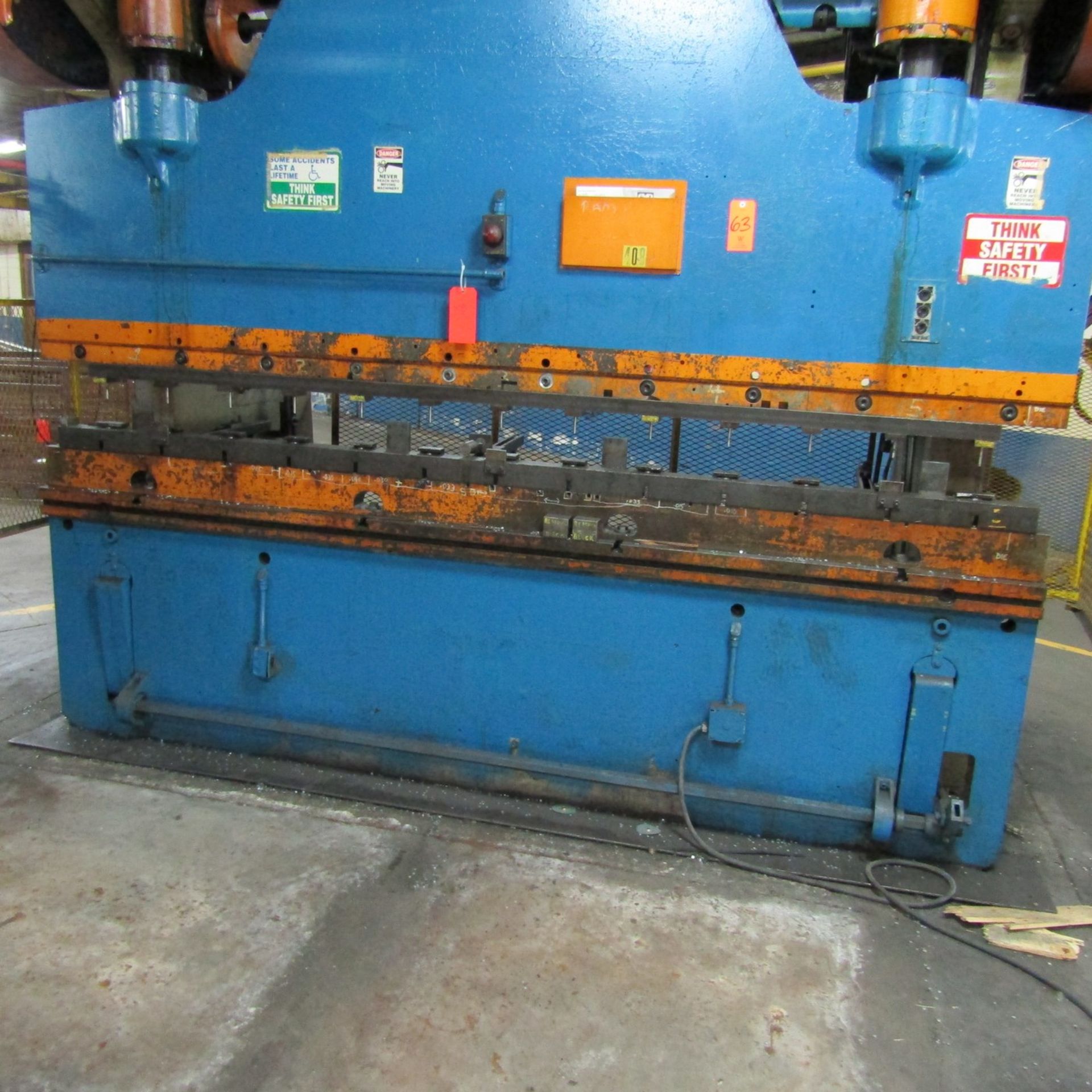 Chicago Dreis & Krump 250-Ton Cap. Model 608-D Press Brake, S/N: P-8645; with 126 in. Overall Bed, - Image 5 of 6