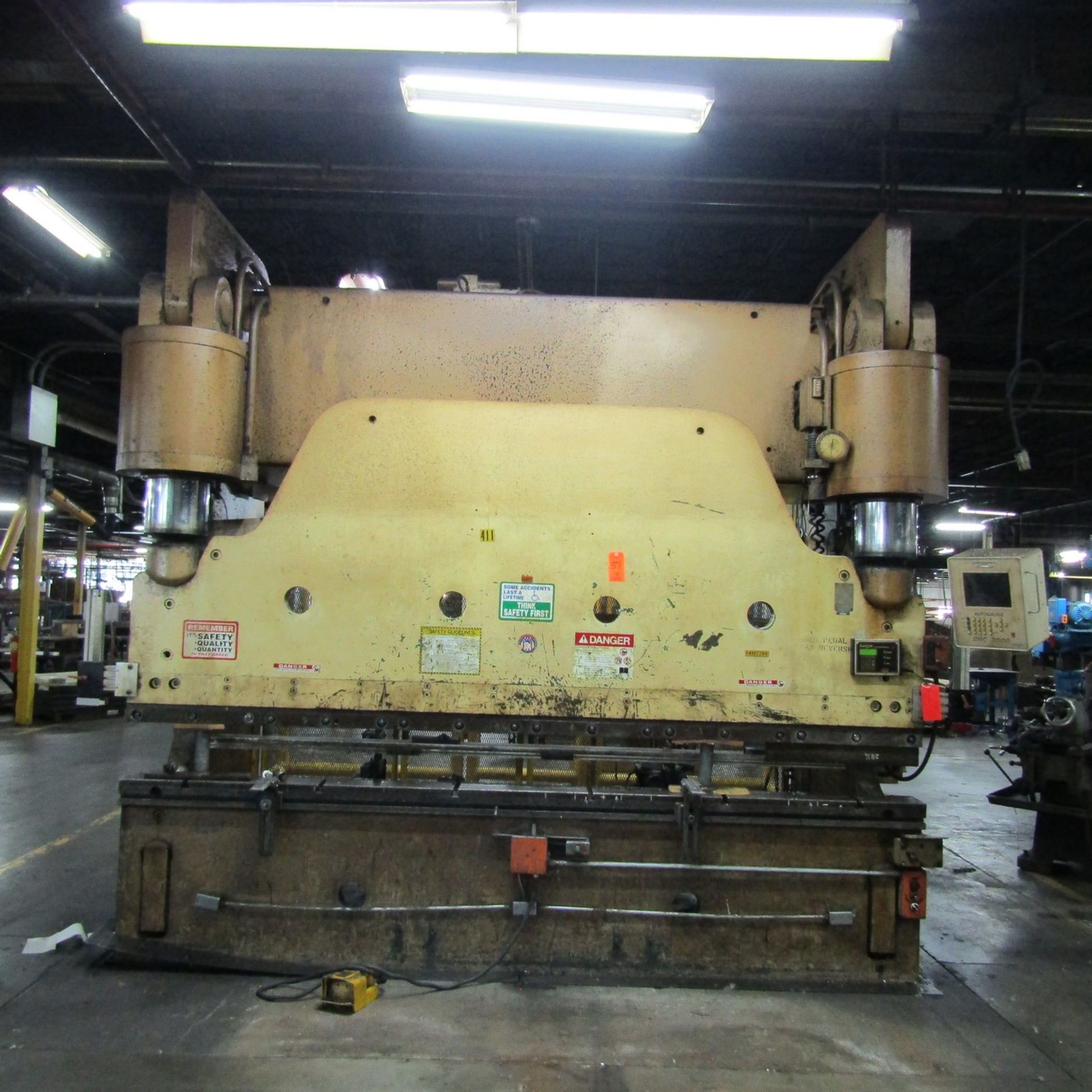 Cincinnati 300-Ton Cap. x 10 ft. Model 300H Series 10 ft. Hydraulic Press Brake, S/N: 35343; with