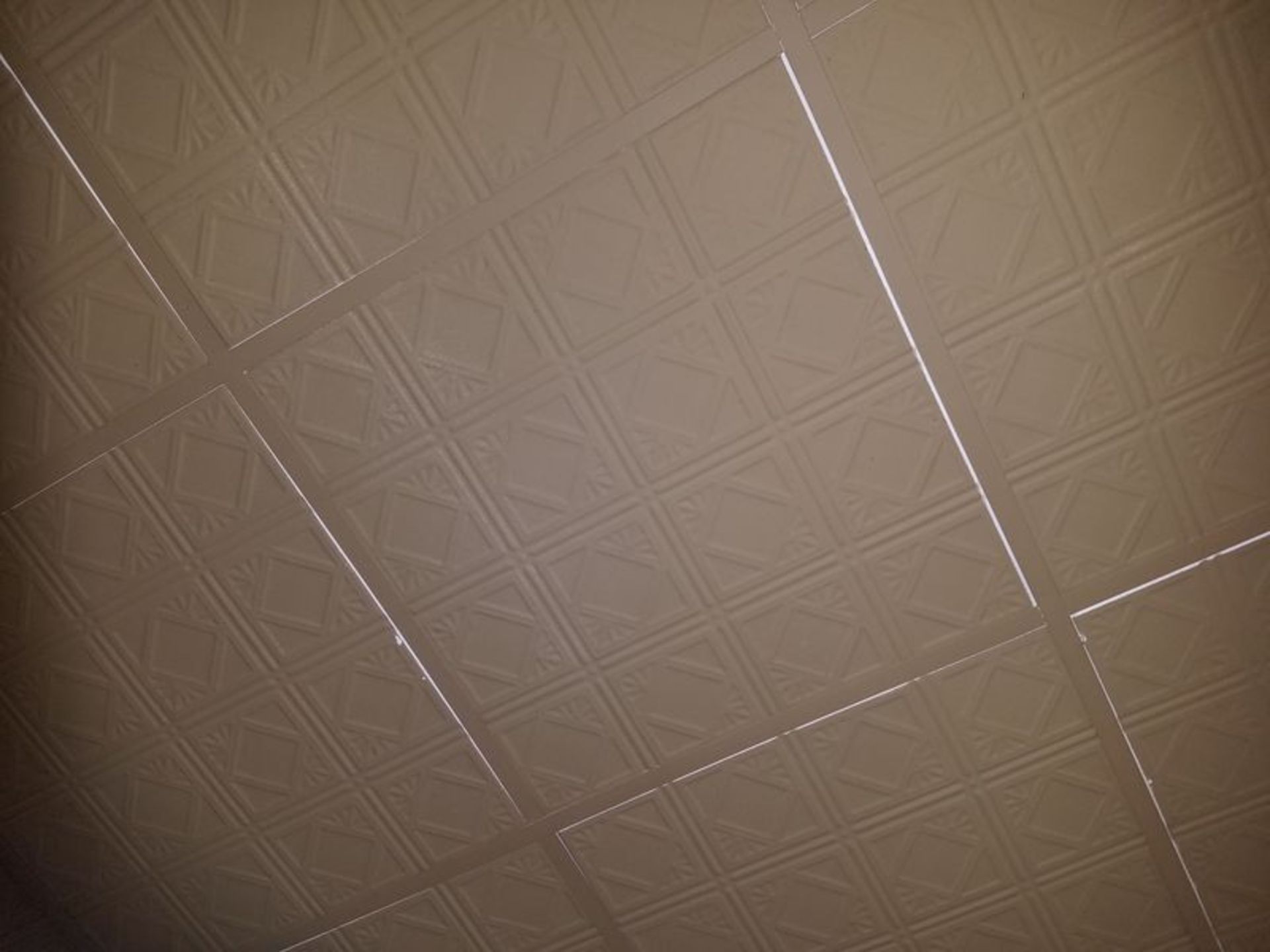 Lot - Acustical Dropped Ceiling Tin Ceiling Tiles; with Related T-Hangers/Track, Related Recessed - Image 4 of 7