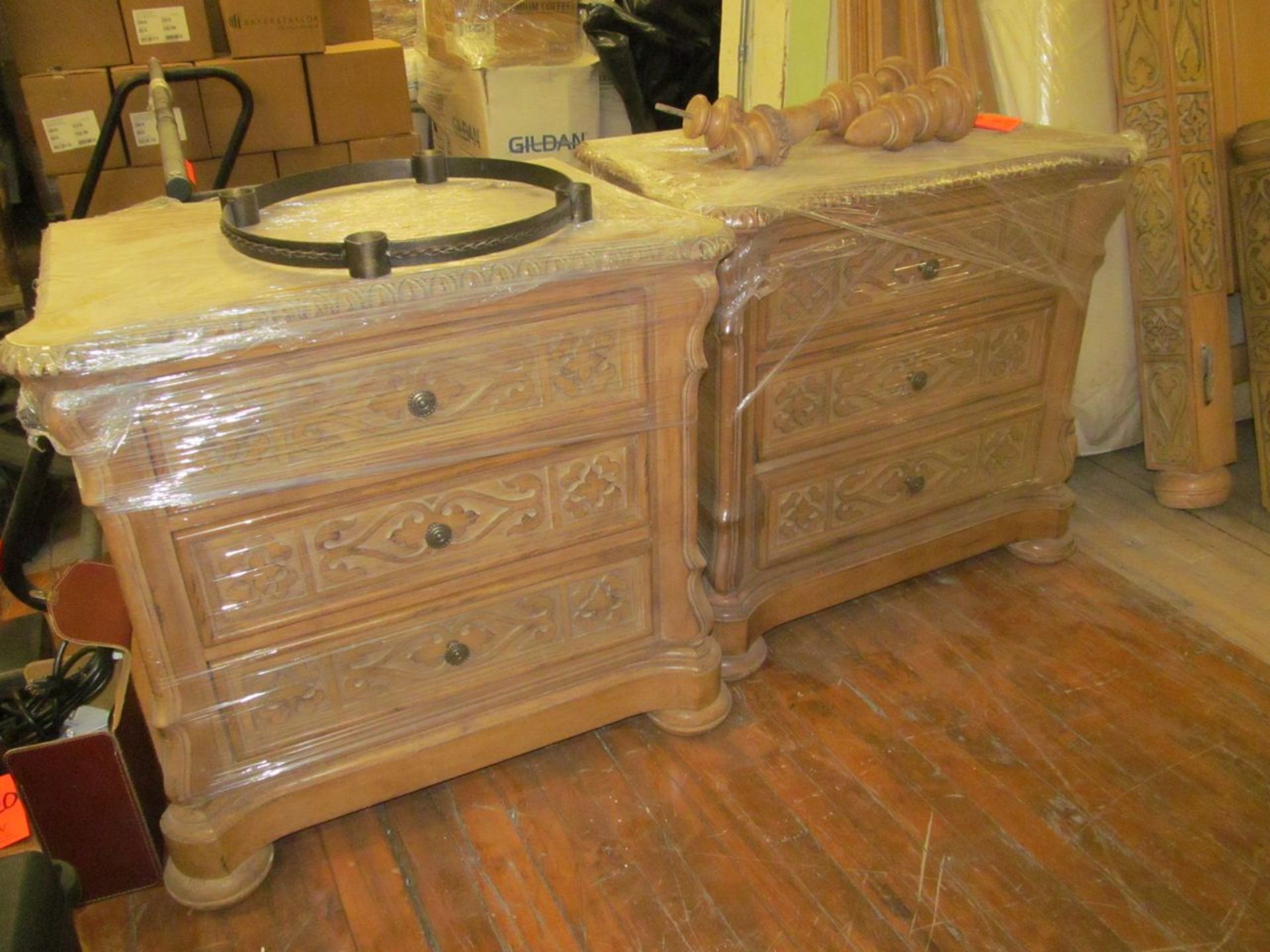 Lot - Queen Bedroom Set, to Include: Wood Bedframe, (2) Nightstands, Mattress and Box Springs - Image 3 of 5