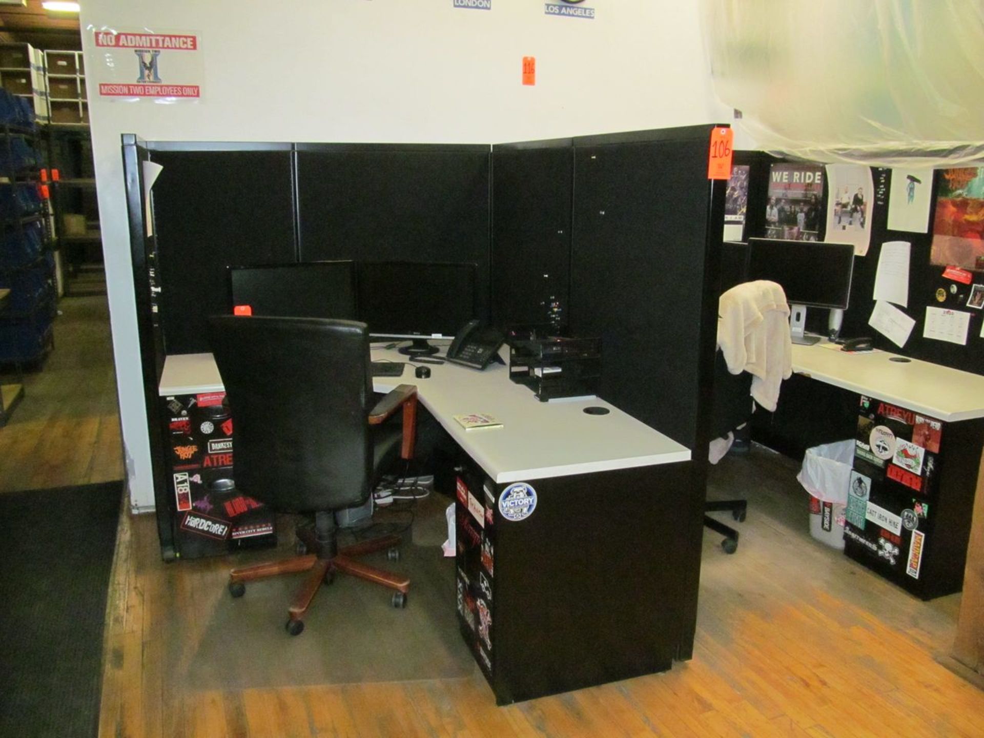 Lot - 4-Seat Office Cubicle System; with (2) Chairs - Image 3 of 3