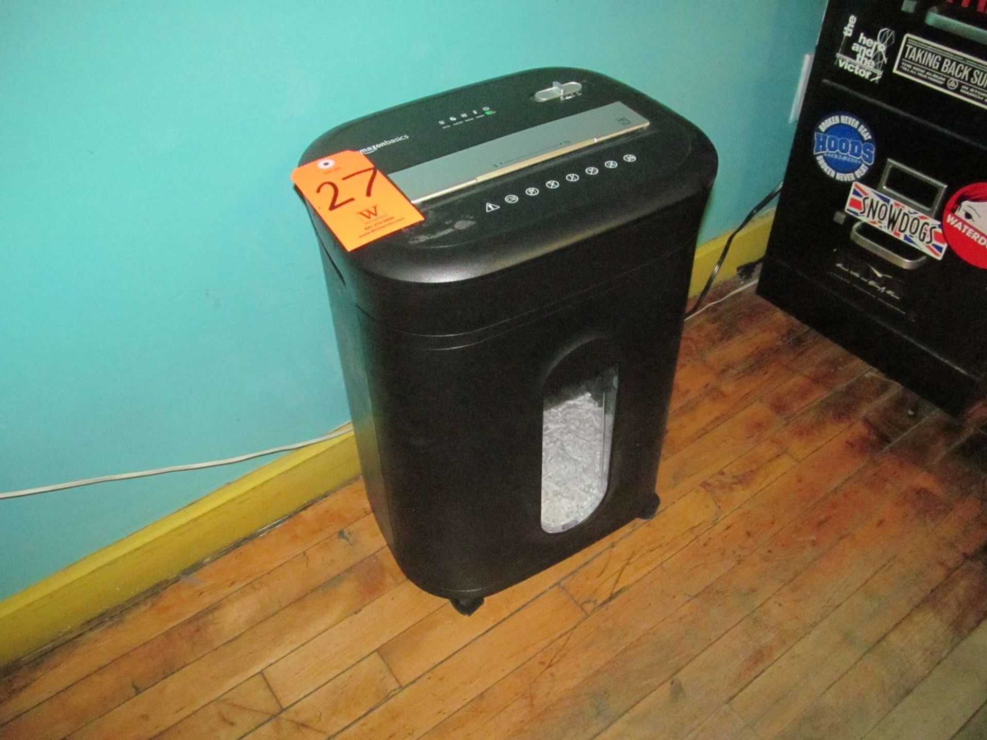 Amazon Basics Paper Shredder