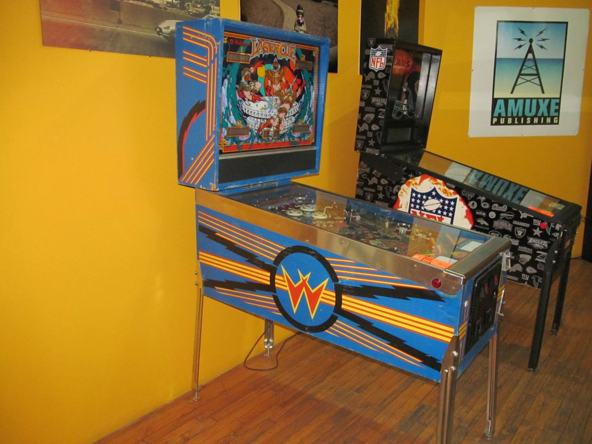 Williams "LaserCue" Pinball Machine (Sold - Subject to Approval)