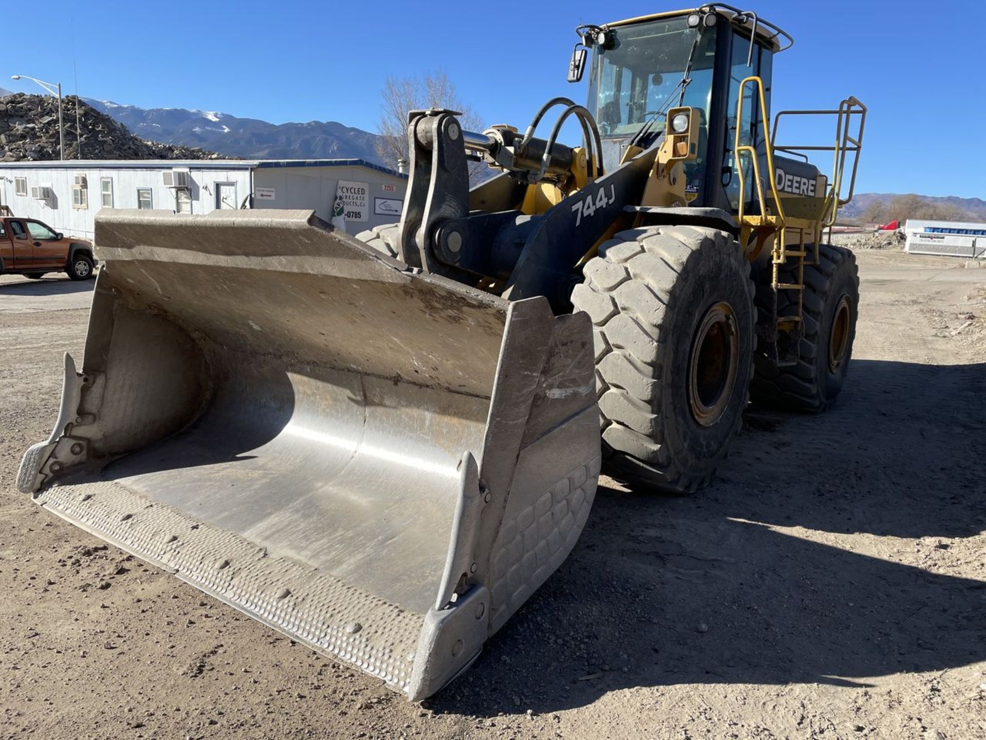 John Deere 744J Wheel Loader, PIN: DW744JX614358 (2007); with 7,339 Hours (at Time of - Image 2 of 15