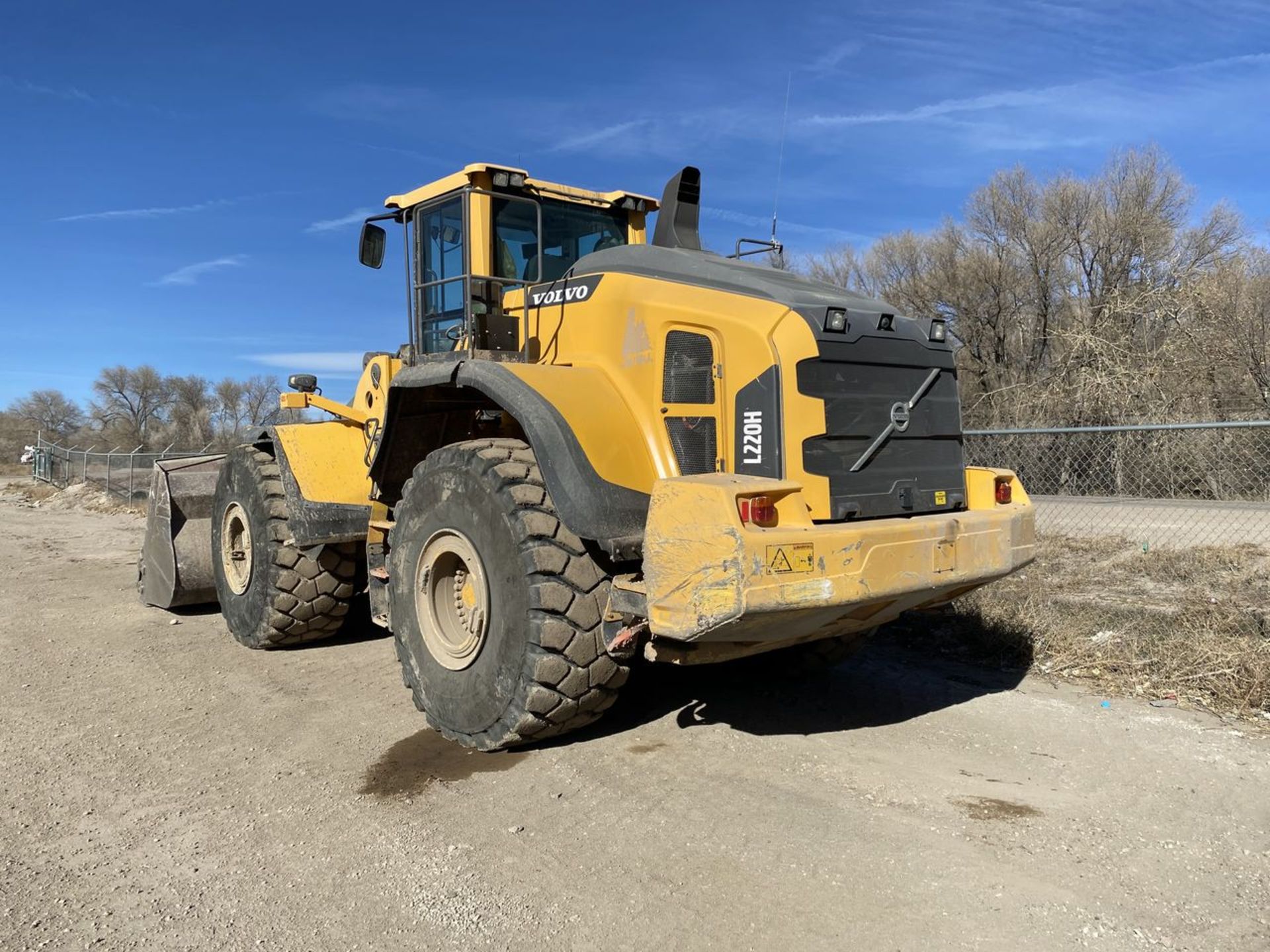 2016 Volvo L220H Wheel Loader, PIN: VCEL220HCF0002238; with 8,029 Hours (at Time of Description), - Image 4 of 26