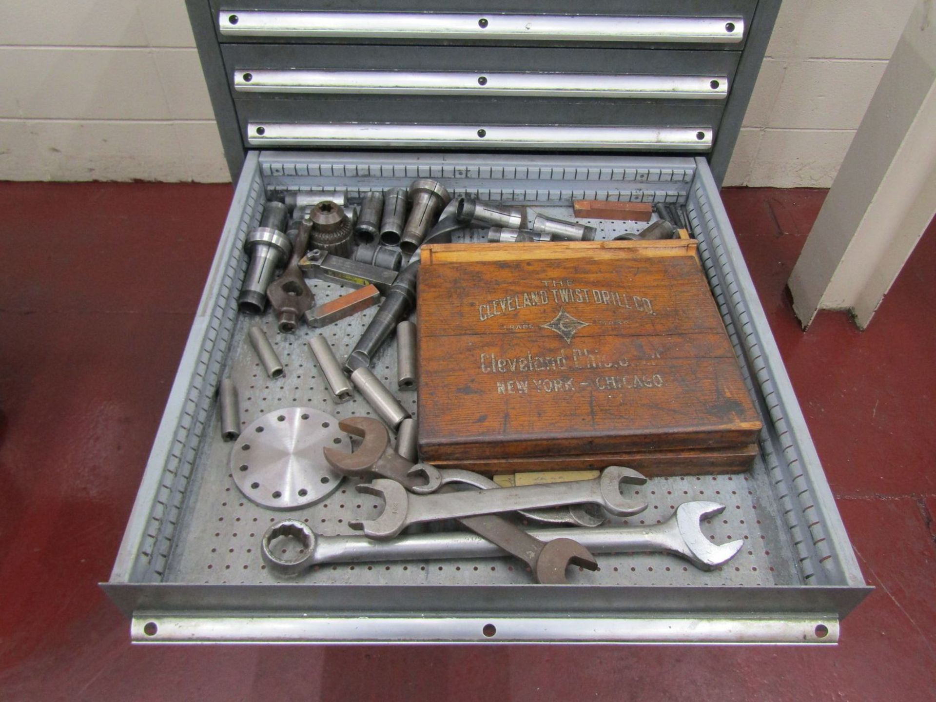 Lot - 7-Drawer Heavy Duty Parts Cabinet, with Contents of 5C Collets, Lathe Tooling, Drill Bits, - Image 6 of 8