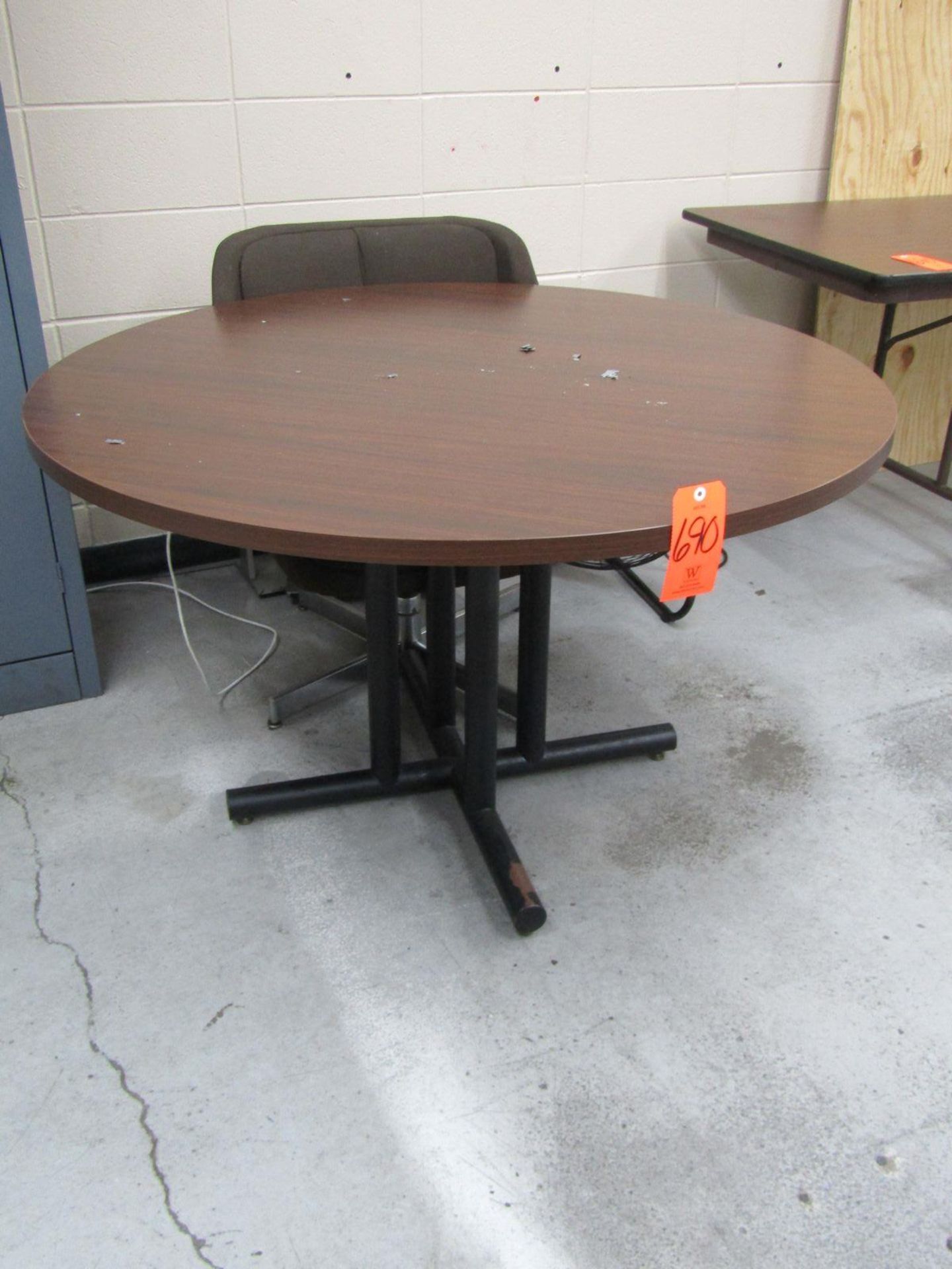 Lot - CMM Room Furniture, to Include: (3) Desks, (4) Lunch Tables, & (5) Fold-Up Tables, (No - Image 7 of 9