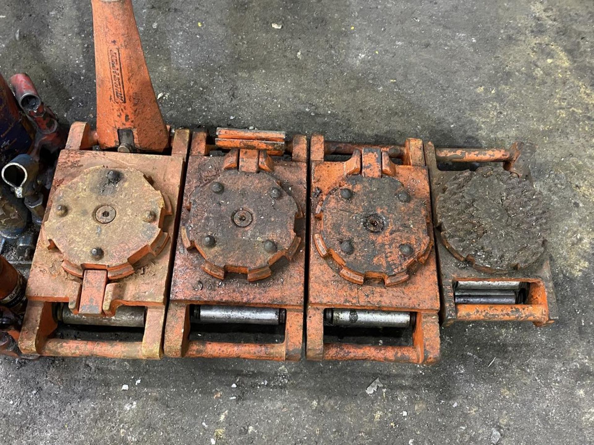 Lot - (4) Multiton Various Size 12-Ton Capacity Machine Skates; with (3) Various Size Bottle Jacks - Image 2 of 3