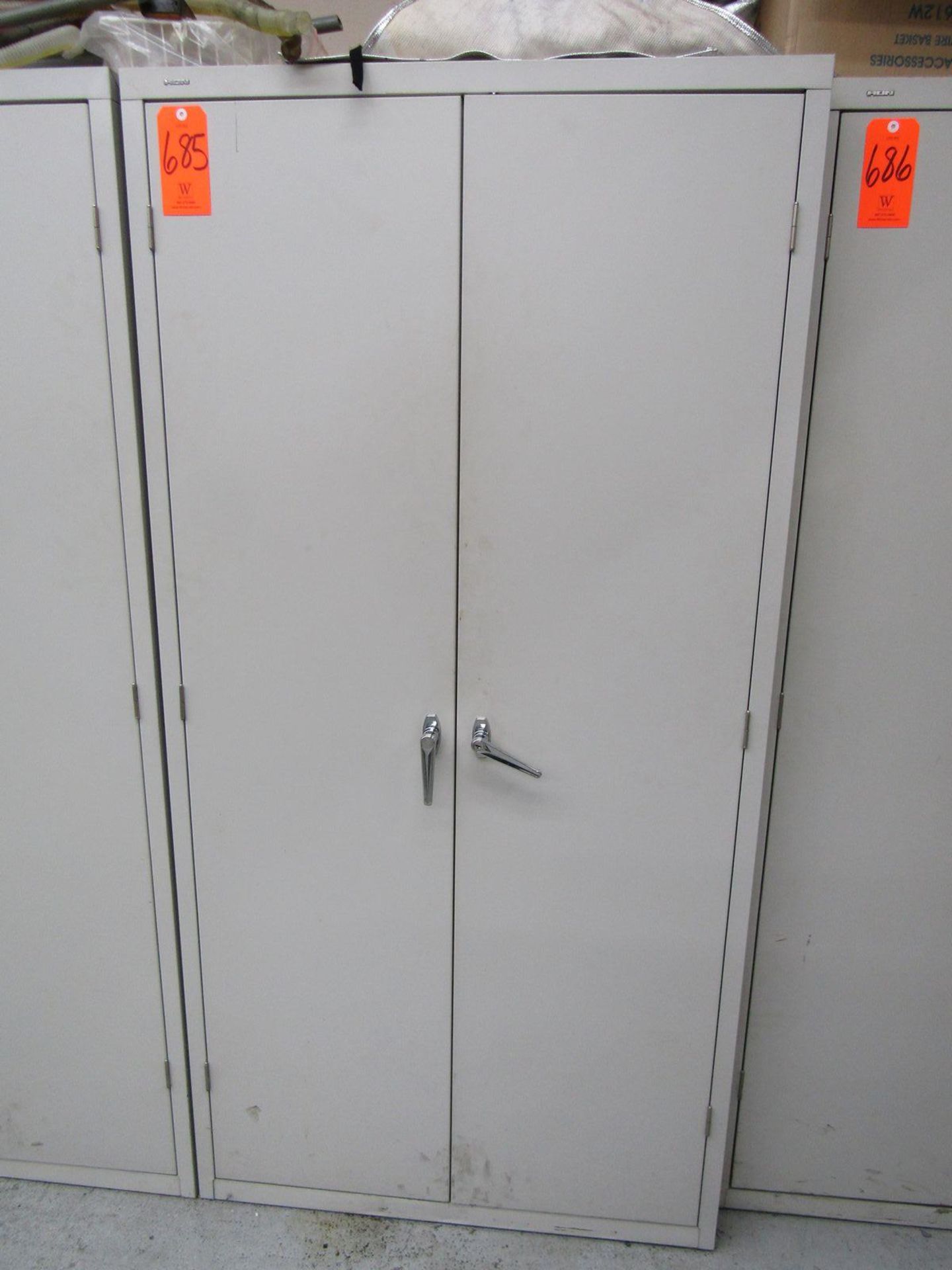 Hon 2-Door Tool Cabinet