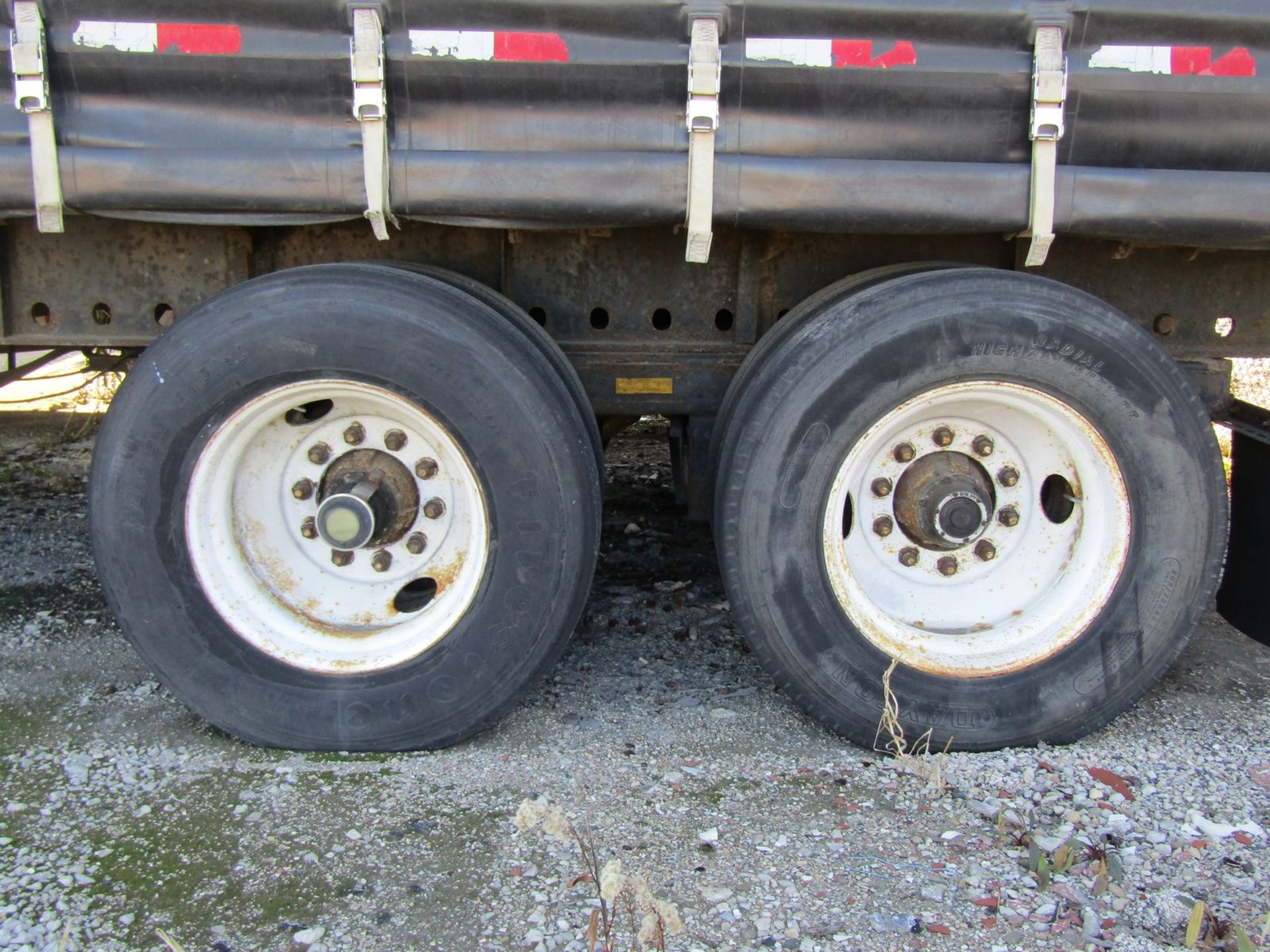 Utility 48 ft. Model TS2CHE Tautliner Tandem Axle Curtain Side Semi-Trailer, VIN: 1UYTS2488 MA5821 - Image 6 of 7