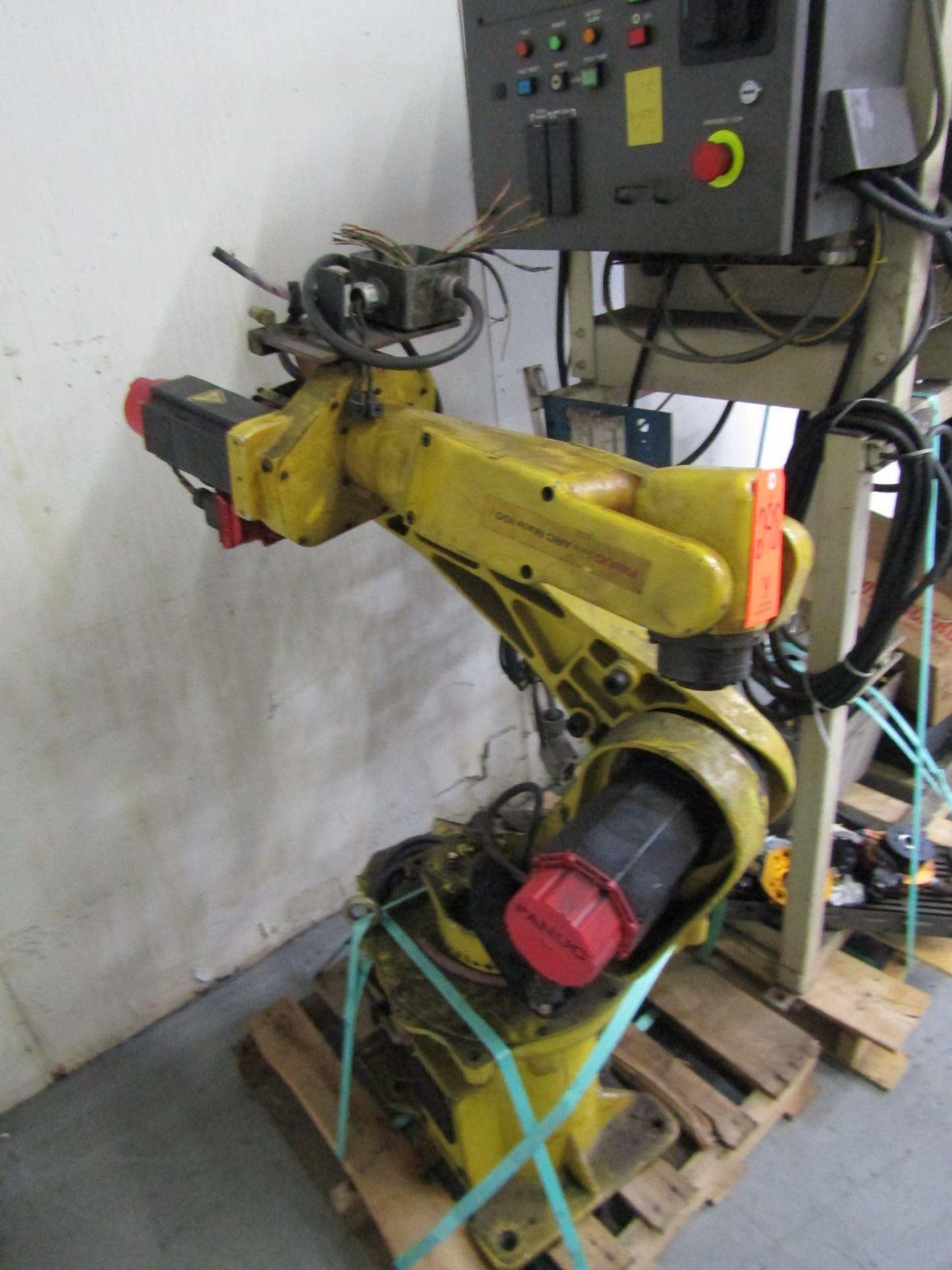 Fanuc 6-Axis Model Arc Mate 100i Robot (1997); with Fanuc System R-J2 Type A05B-2371-B002 - Image 2 of 4