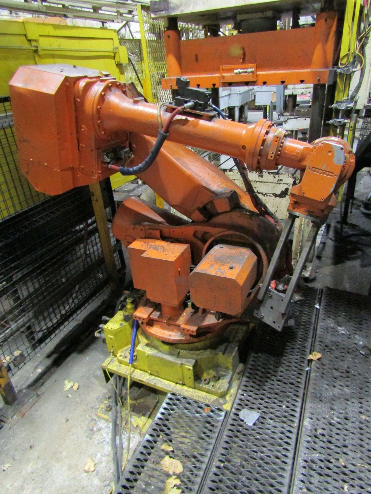 Fanuc Type A05B-1329-B201 Robot, S/N: R11902136 (2011); with Fanuc System R-30iA Controller &