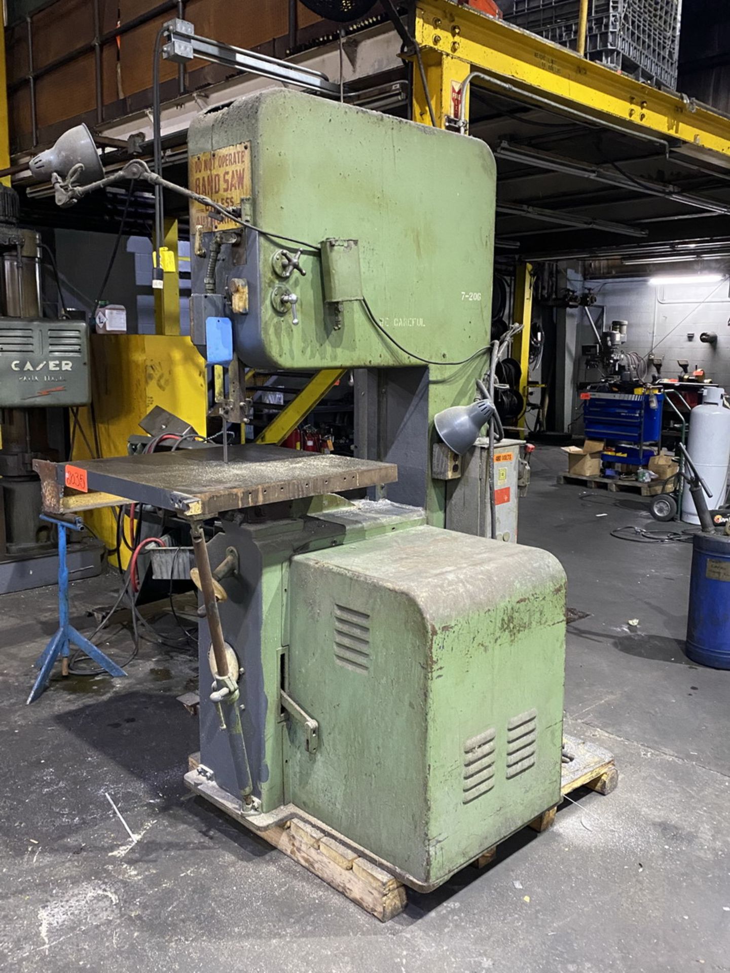 DoAll 26 in. Job Selector Vertical Band Saw; with Blade Welder & Grinder (Ref. #: B-Saw-1) - Image 2 of 8