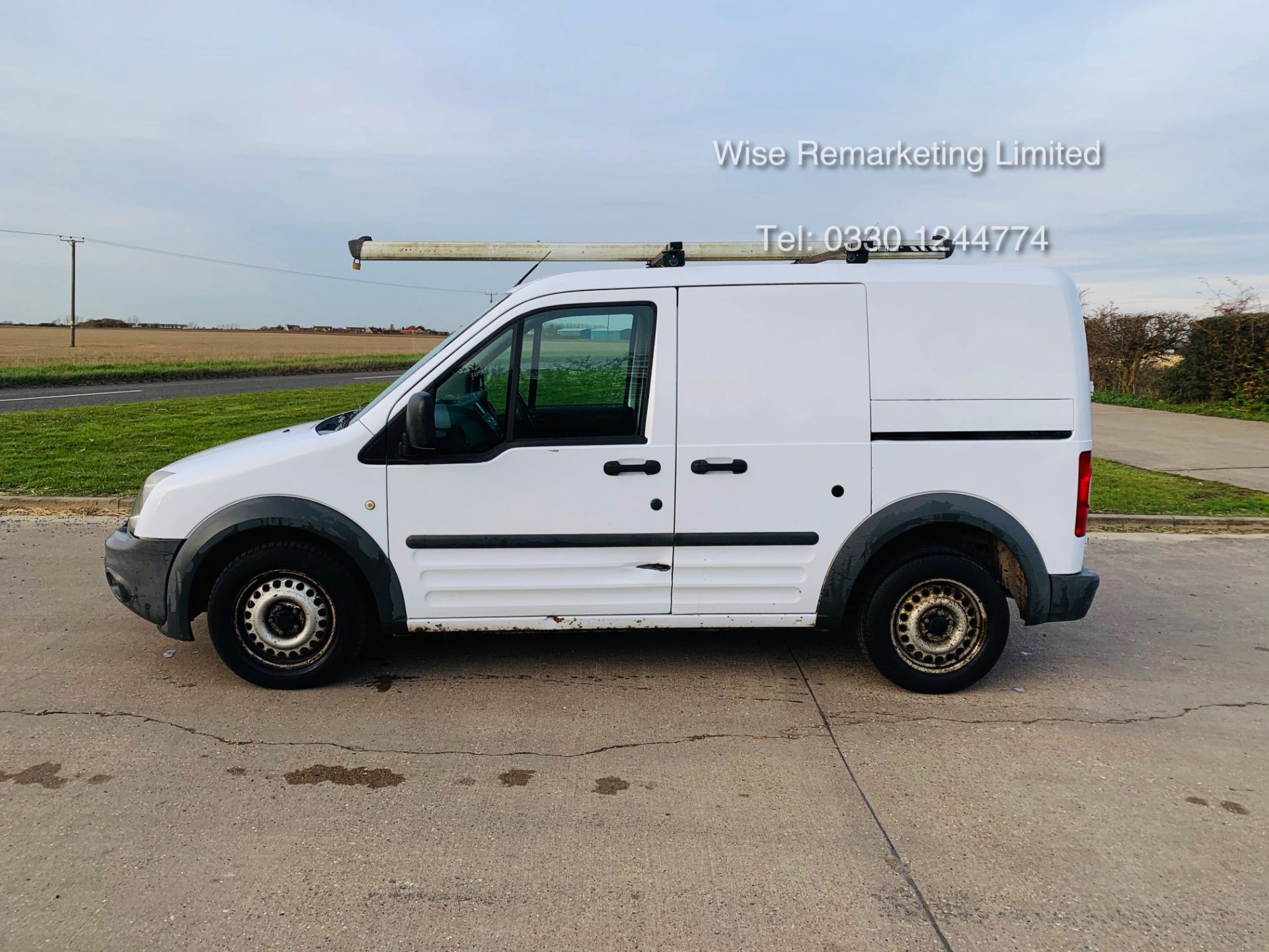 Ford Transit Connect T200 1.8 - 2010 Model - Side Loading Door - Ply Lined - Image 5 of 19