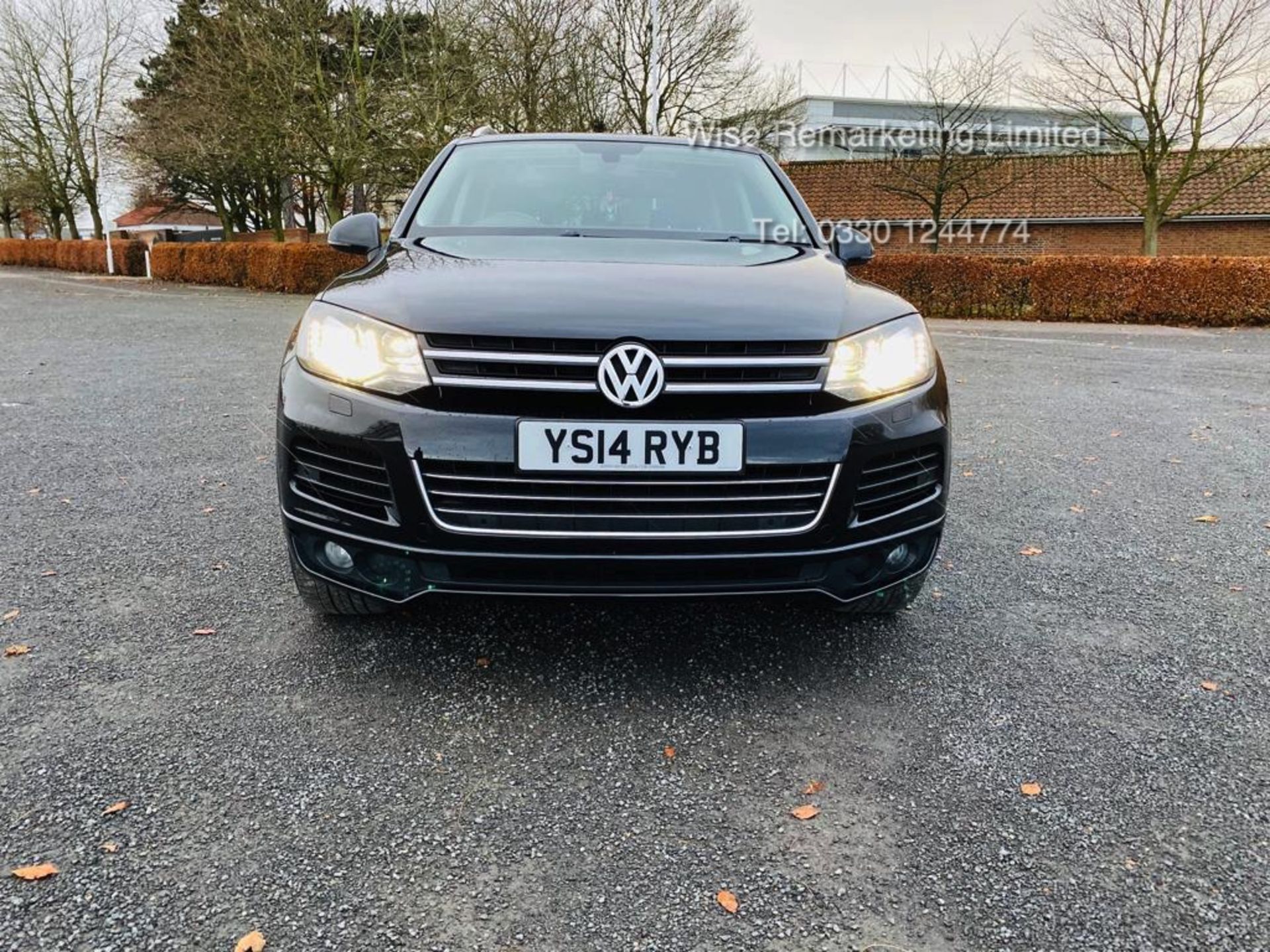 Volkswagen Touareg 3.0 TDI V6 R-Line Auto DSG - 2014 14 Reg - Pan Roof - Sat Nav - HUGE SPEC - Image 9 of 42