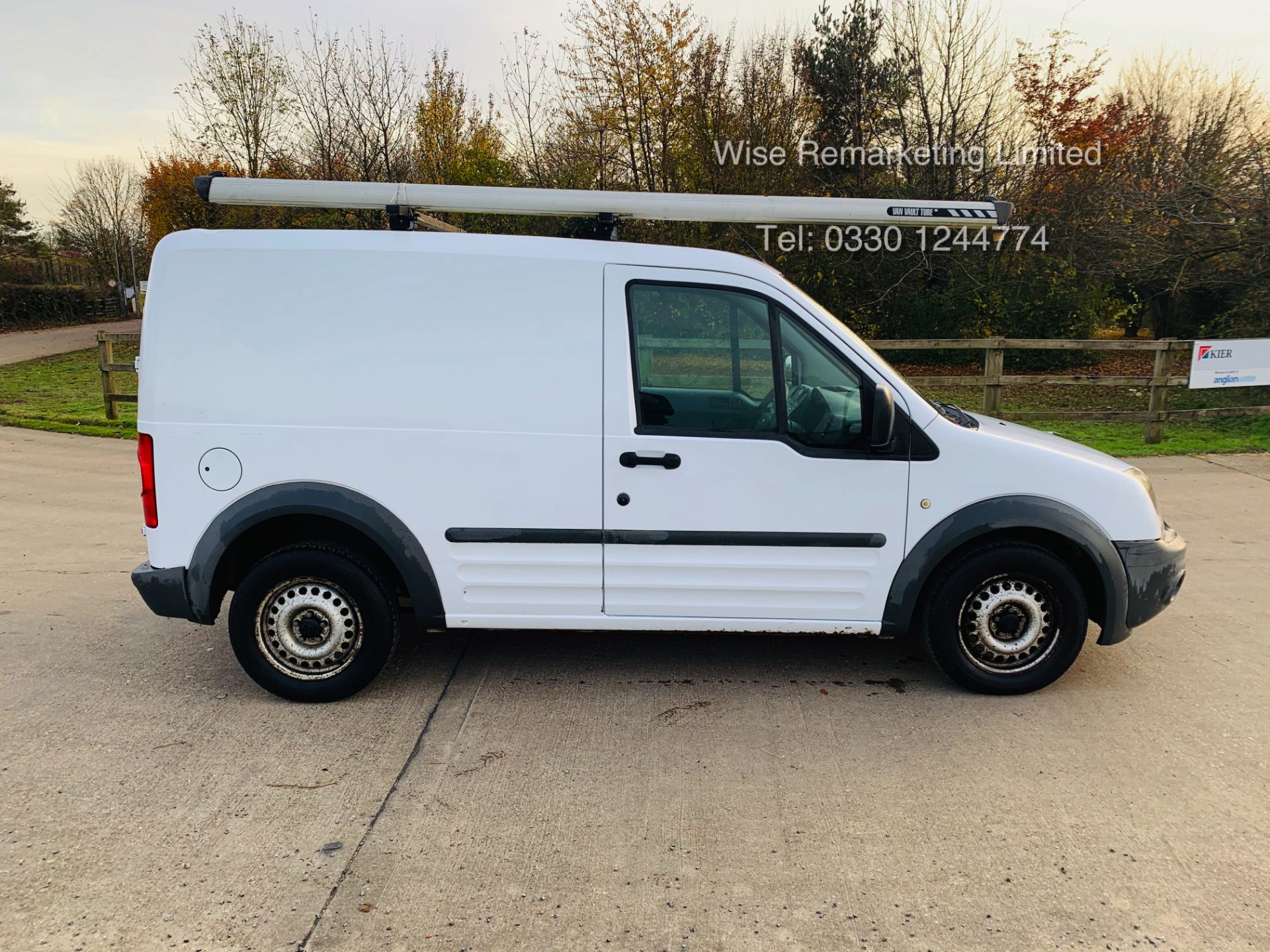 Ford Transit Connect T200 1.8 - 2010 Model - Side Loading Door - Ply Lined