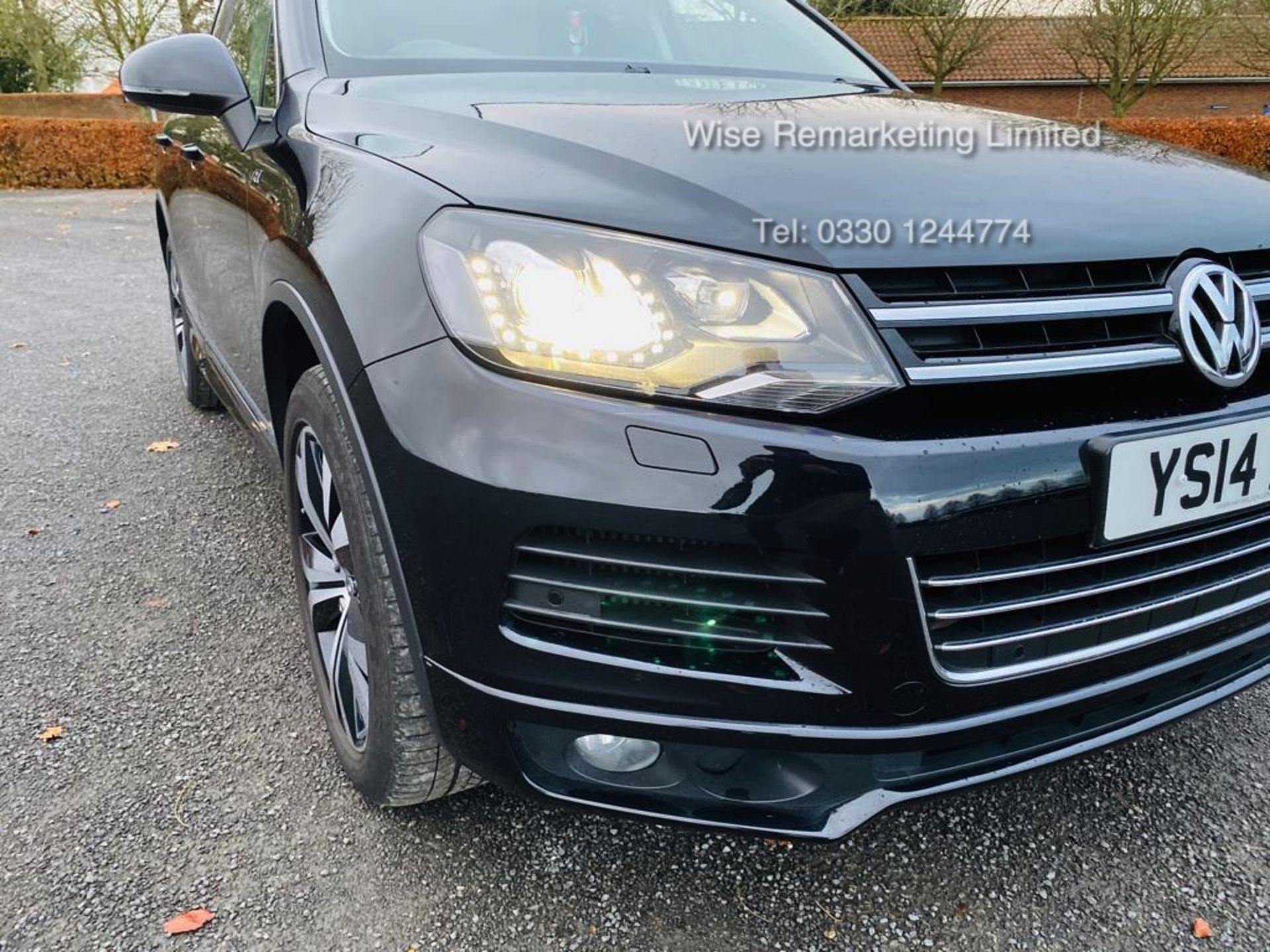 Volkswagen Touareg 3.0 TDI V6 R-Line Auto DSG - 2014 14 Reg - Pan Roof - Sat Nav - HUGE SPEC - Image 14 of 42