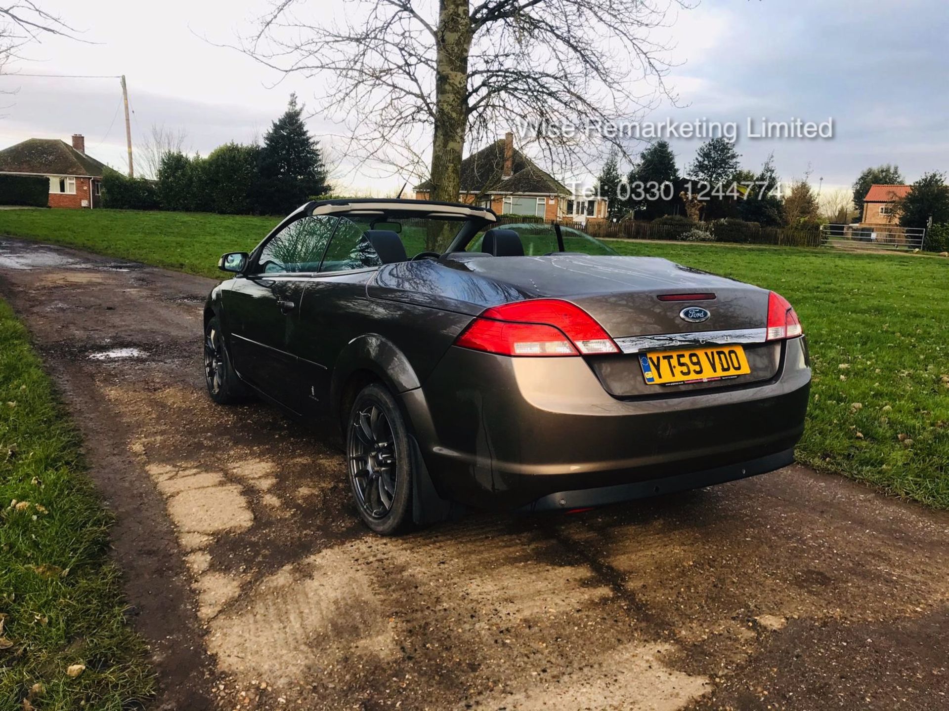 *RESERVE MET* Ford Focus CC Convertible 2.0 D - 2010 Model - 6 Speed - Heated Seats - Heated Screens - Image 5 of 19