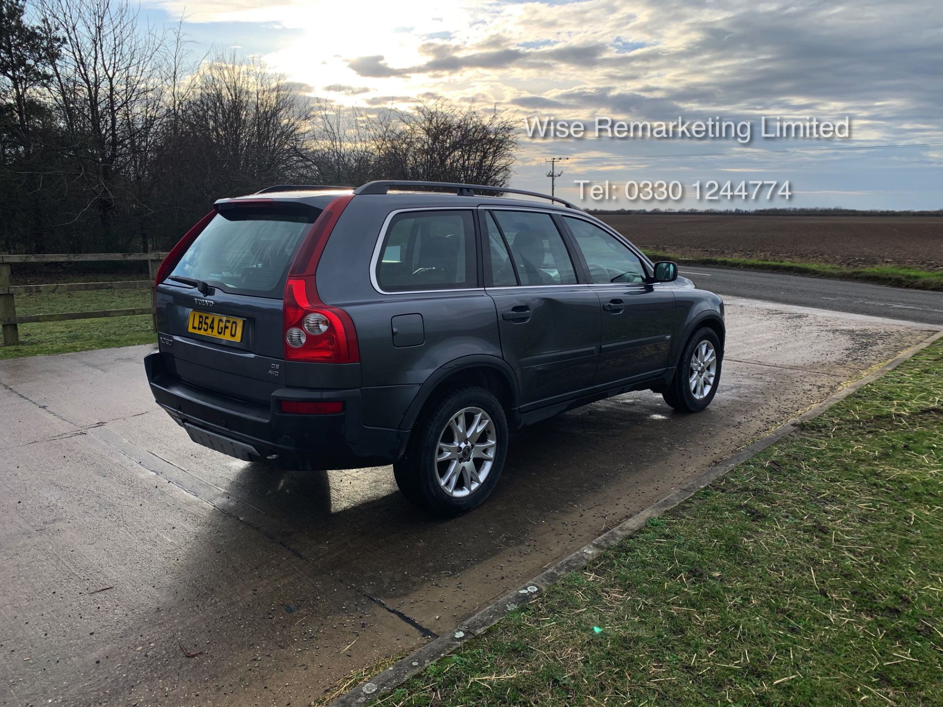 Volvo XC90 D5 2.4 Special Equipment Auto - 2005 Model - 7 Seater - Full Leather - - Image 6 of 21