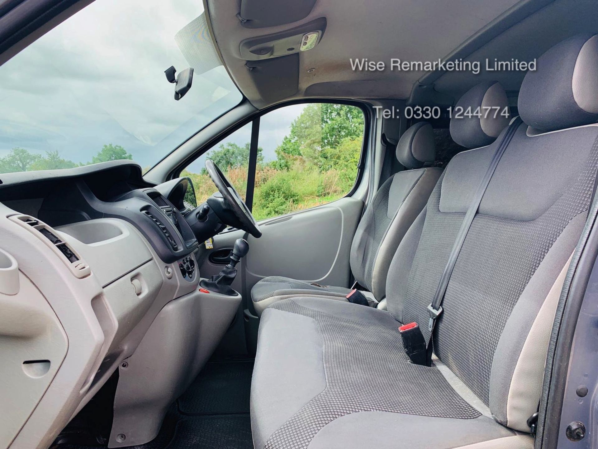 Vauxhall Vivaro 2.0 CDTI 2900 Minibus - 2014 Model - Wheel Chair Access - SAVE 20% NO VAT - 1 Owner - Image 14 of 21