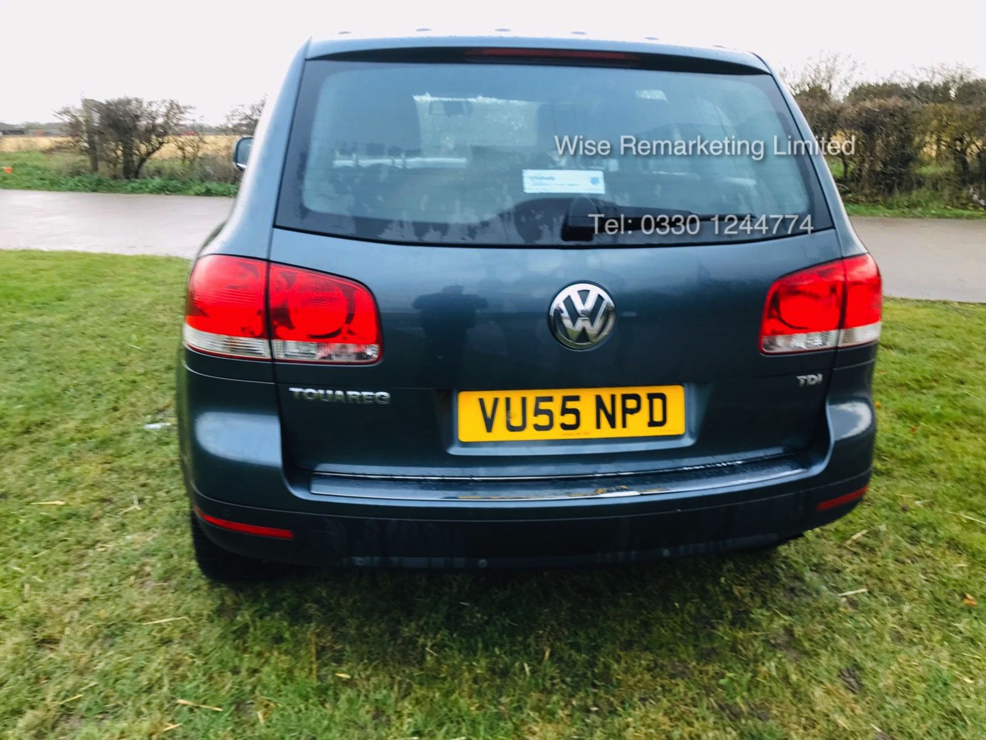 Volkswagen Touareg 2.5 TDI SE Sport Auto - 2006 Model - Full Leather - Sat Nav - 4x4 - Image 6 of 20