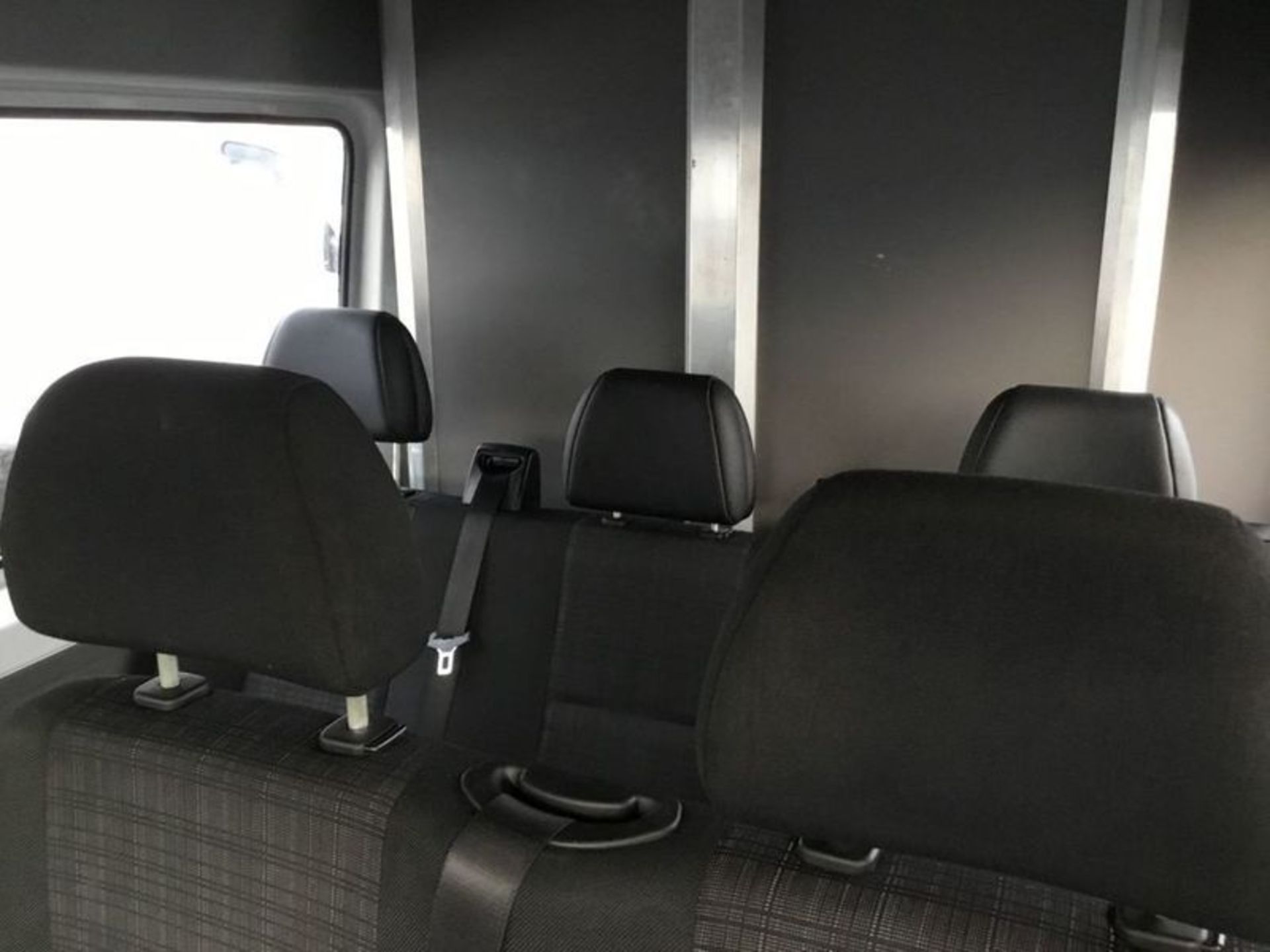 (RESERVE MET) Mercedes Sprinter 313 CDI 2.1 TD MWB Dualliner/Crew Van - 2015 15 Reg - Image 5 of 5