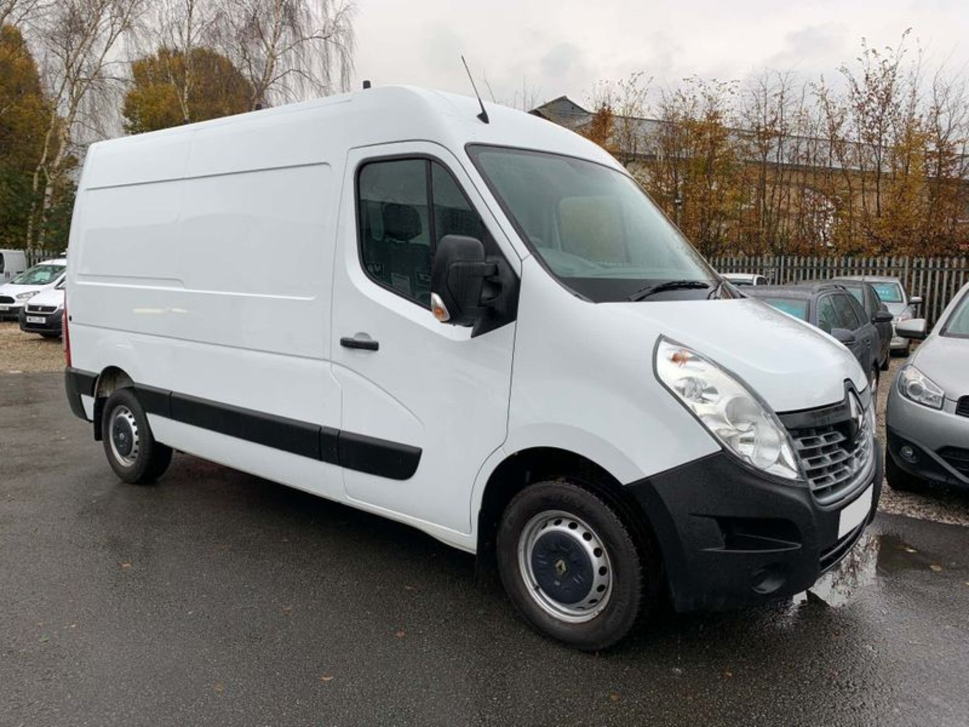 Reserve Met Renault Master 2.3 DCI 125 BHP Business Edition - 2017 Model - 6 Speed - Ulez Compliant