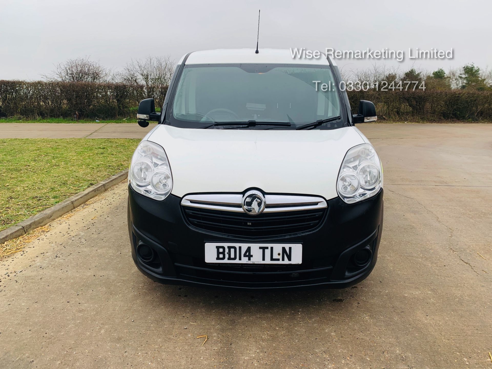 (RESERVE MET)Vauxhall Combo 1.6 CDTI Eco LWB Maxi 6 Speed 5 Seater Combi/Dualliner Van - 2014 14 Reg - Image 3 of 19